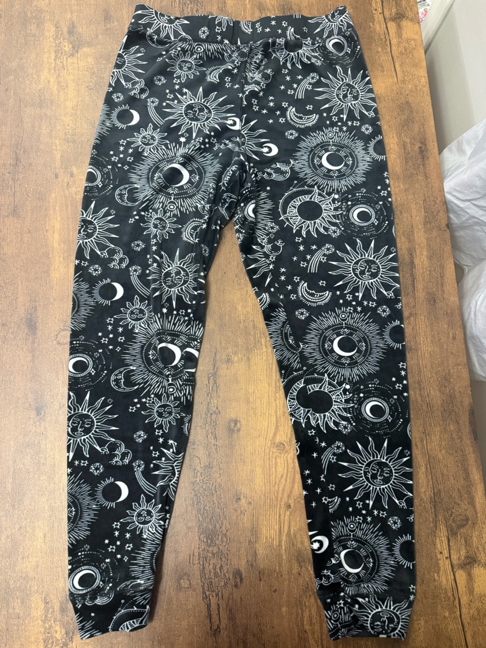 Womens Black Sun & Moon Print Leggings with Celestial Design Weekend Edition XL